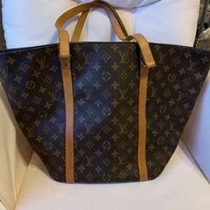 LV sac tote